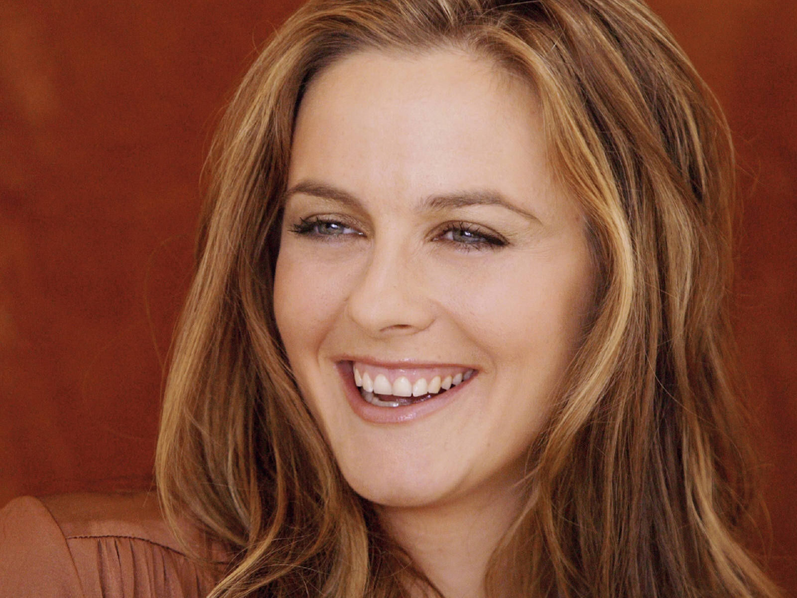 Alicia Silverstone Hairstyles Pictures, Long Hairstyle 2011, Hairstyle 2011, New Long Hairstyle 2011, Celebrity Long Hairstyles 2046